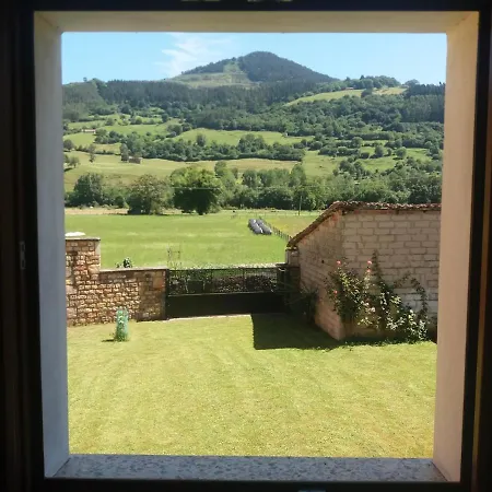 펜션 Casa La Abuela De Alceda Corvera de Toranzo