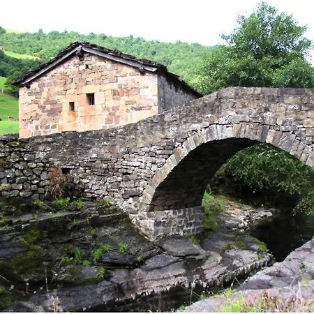 펜션 Casa La Abuela De Alceda Corvera de Toranzo